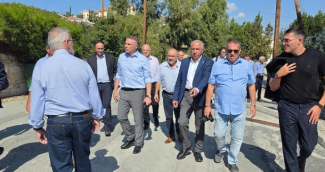 Επίσκεψη του Υπουργού Γεωργίας, Αγροτικής Ανάπτυξης και Περιβάλλοντος και του Προέδρου του ΕΟΑ Λεμεσού στην Κοινότητα Πισσουρίου για το ζήτημα των κατολισθήσεων.